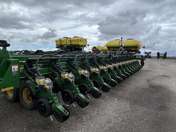 Image of John Deere DB90 equipment image 4