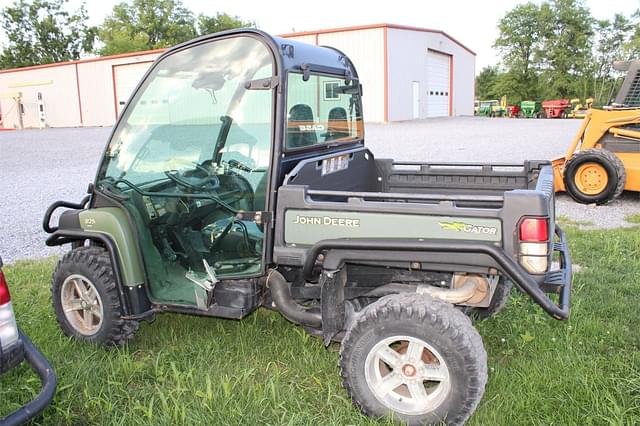 Image of John Deere Gator XUV 825i equipment image 1