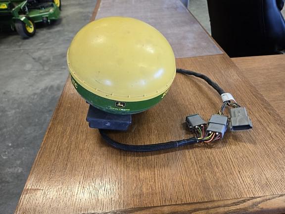 Image of John Deere StarFire iTC equipment image 1