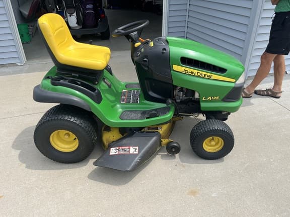 Image of John Deere LA135 equipment image 1