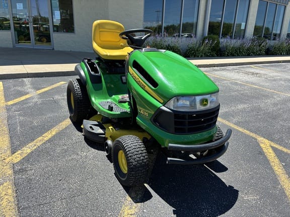 2010 John Deere LA135 Equipment Image0