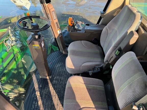 Image of John Deere R450 equipment image 4