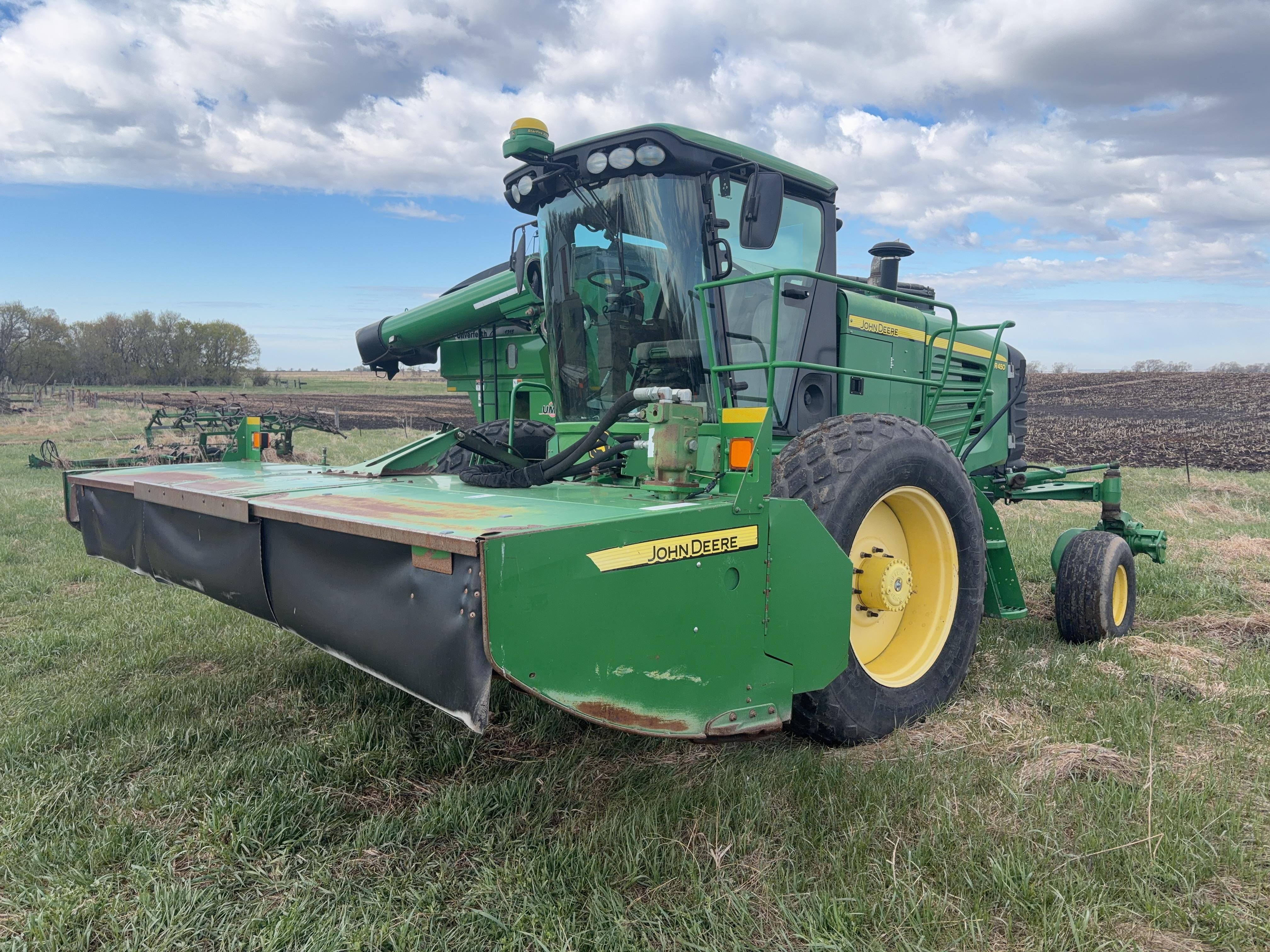 2010 John Deere R450 Equipment Image0
