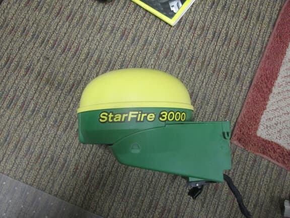 Image of John Deere StarFire 3000 Image 0