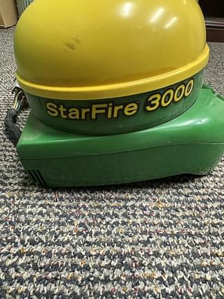 Image of John Deere StarFire 3000 equipment image 4