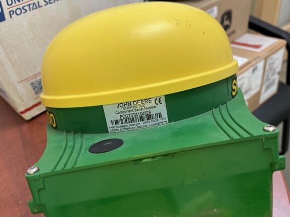 Image of John Deere StarFire 3000 Image 1