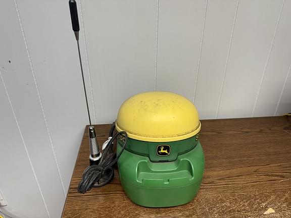 Image of John Deere StarFire 3000 equipment image 1