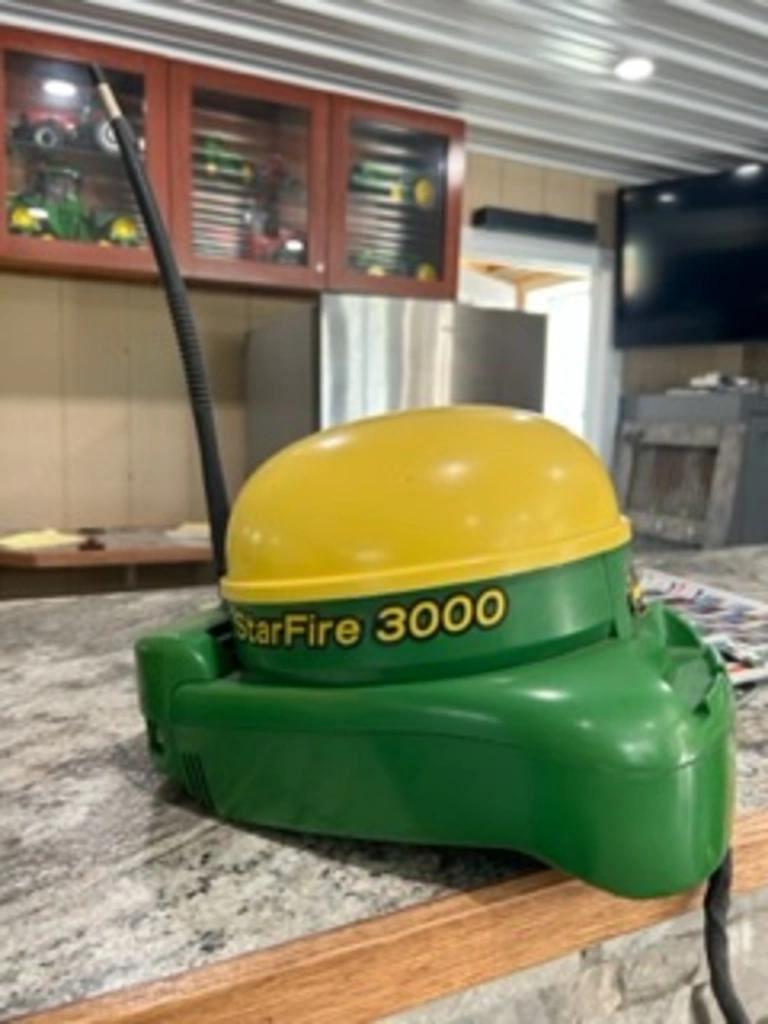 Image of John Deere StarFire 3000 Primary Image