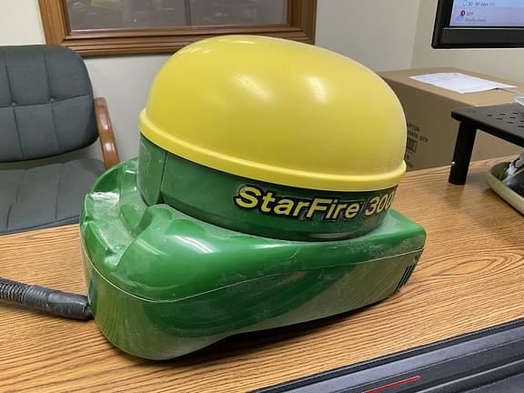 Image of John Deere StarFire 3000 Image 1