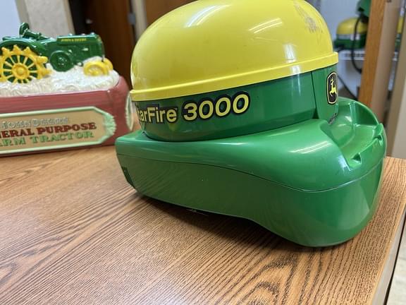 Image of John Deere StarFire 3000 equipment image 1