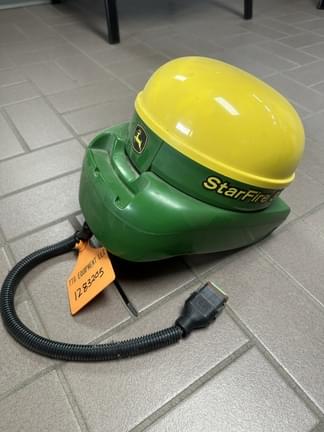 Image of John Deere StarFire 3000 Image 1
