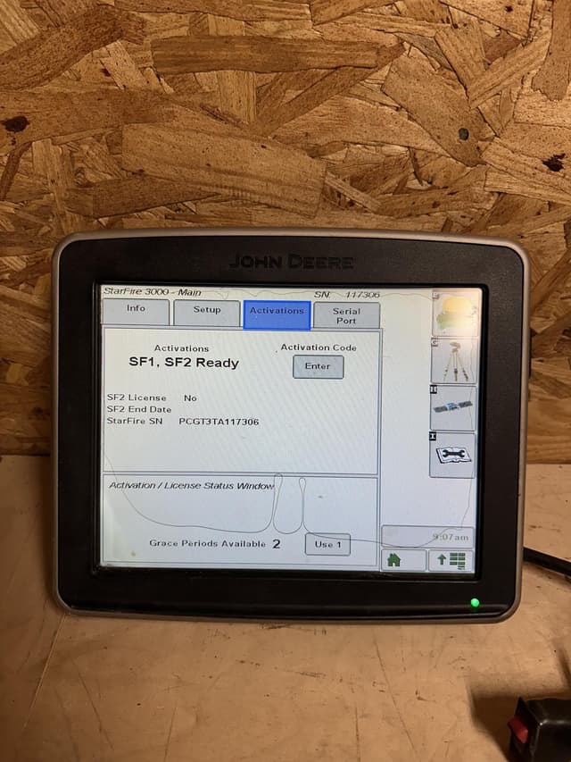 Image of John Deere StarFire 3000 equipment image 4