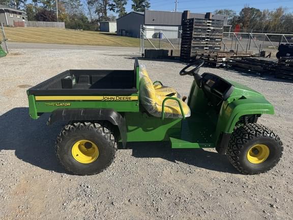 Image of John Deere Gator TS 4x2 equipment image 1