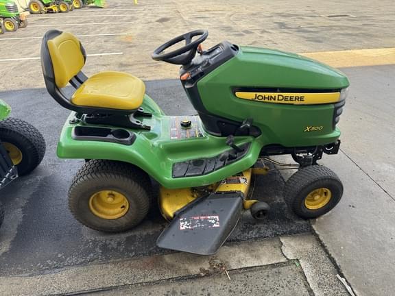 Image of John Deere X300 equipment image 1