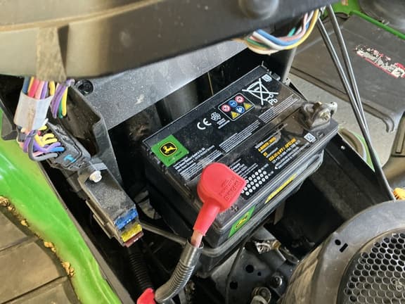 Image of John Deere X300 equipment image 1