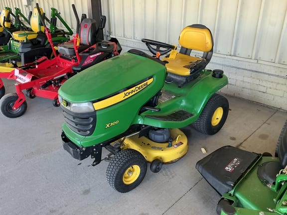 2010 John Deere X300 Equipment Image0
