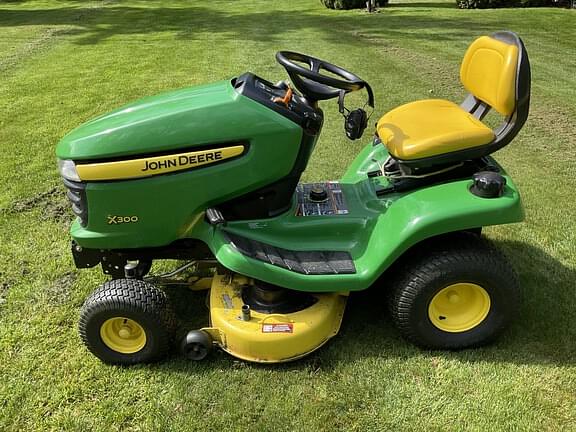 Image of John Deere X300 equipment image 1