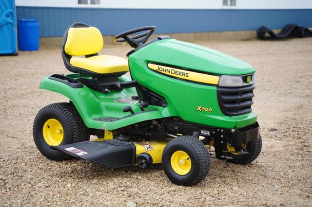 Image of John Deere X300 equipment image 2