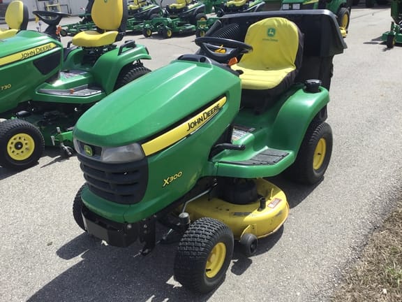 2010 John Deere X300 Equipment Image0