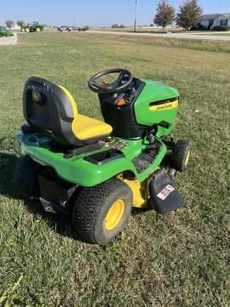 Image of John Deere X300 equipment image 4