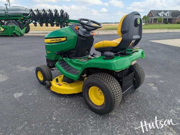 Image of John Deere X300 equipment image 3