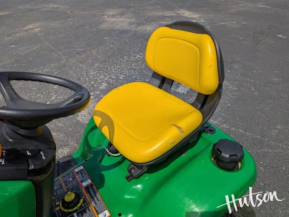 Image of John Deere X300 equipment image 4