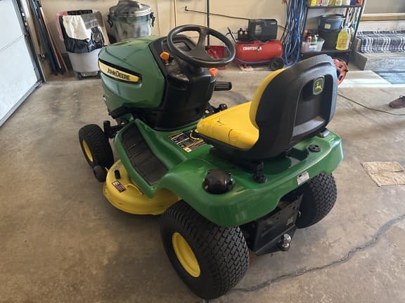 Image of John Deere X300 equipment image 3