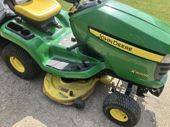 Image of John Deere X300R equipment image 2
