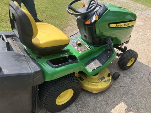 Image of John Deere X300R equipment image 3