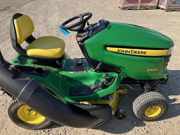 Image of John Deere X304 equipment image 2