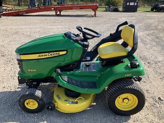 Image of John Deere X304 Primary image