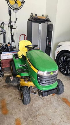 2010 John Deere X304 Equipment Image0