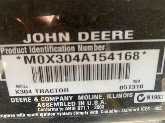 Image of John Deere X304 equipment image 1