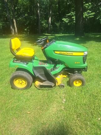 Image of John Deere X304 equipment image 1