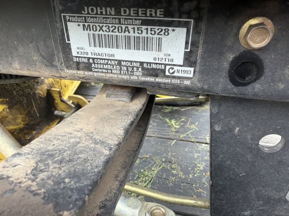 Image of John Deere X320 equipment image 4