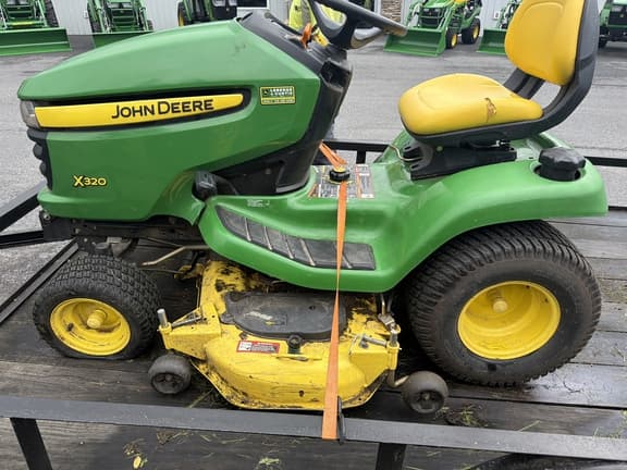 Image of John Deere X320 equipment image 1