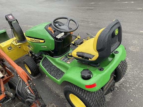 Image of John Deere X320 equipment image 3