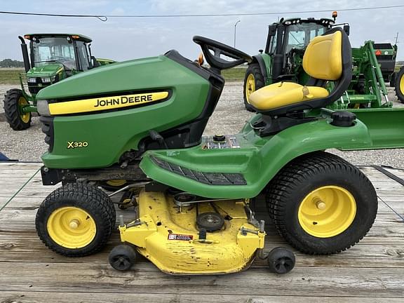 Image of John Deere X320 equipment image 4