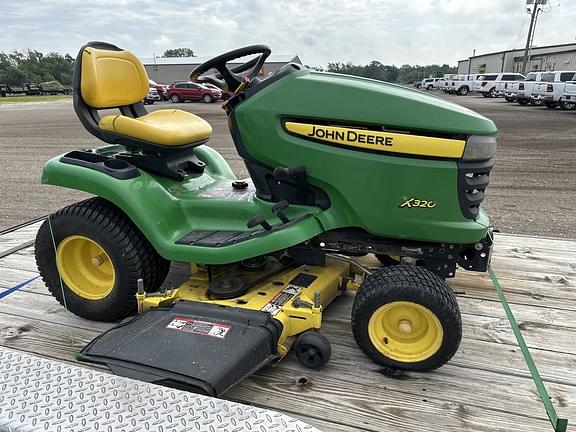 Image of John Deere X320 equipment image 2
