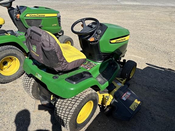 Image of John Deere X320 equipment image 1