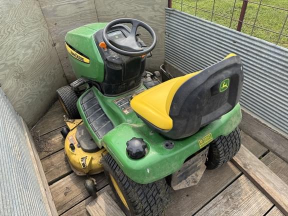 Image of John Deere X320 Primary image