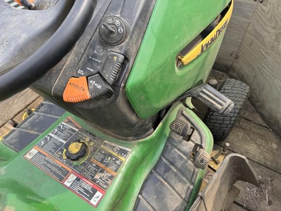 Image of John Deere X320 equipment image 4