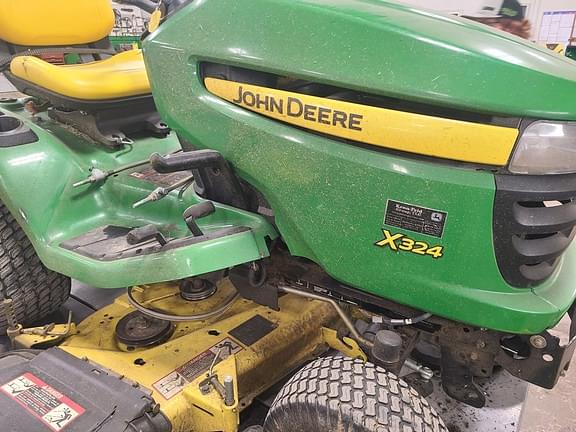 Image of John Deere X324 equipment image 3