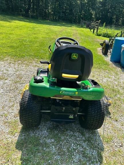 Image of John Deere X324 equipment image 3