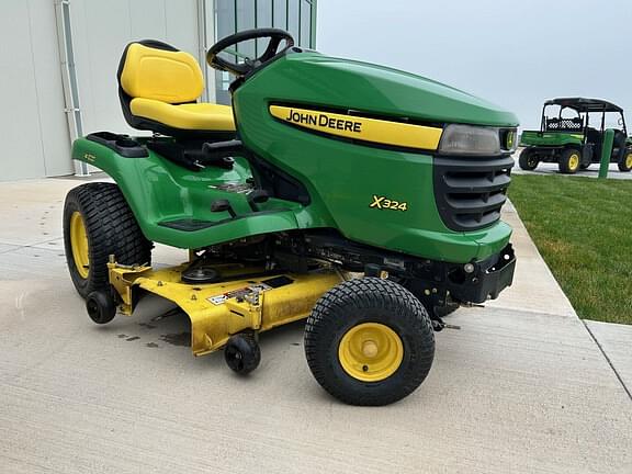Image of John Deere X324 equipment image 1