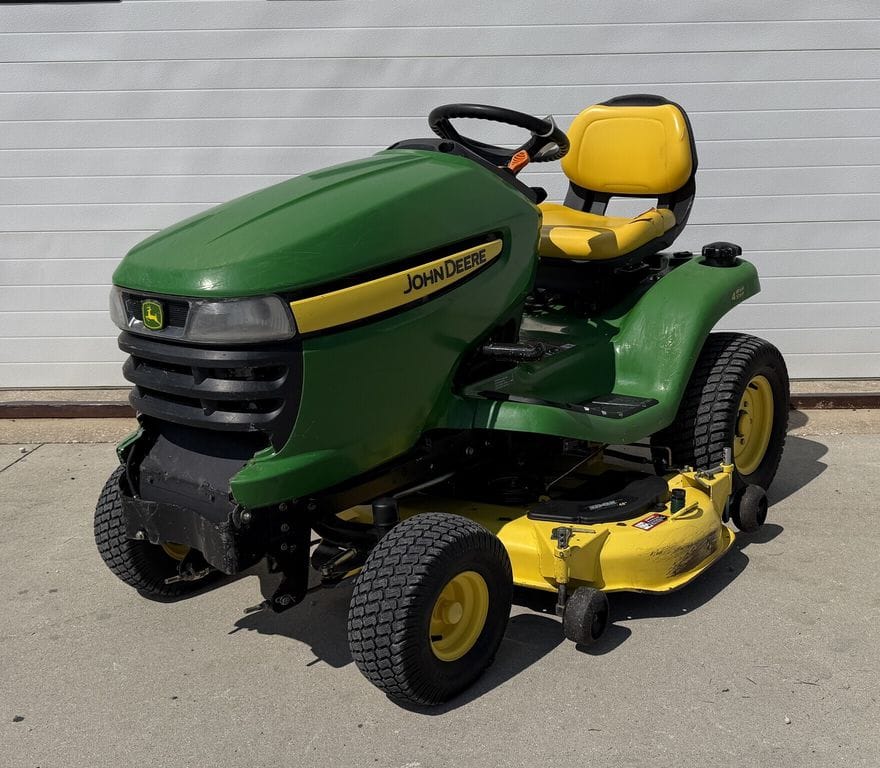 2010 John Deere X324 Equipment Image0