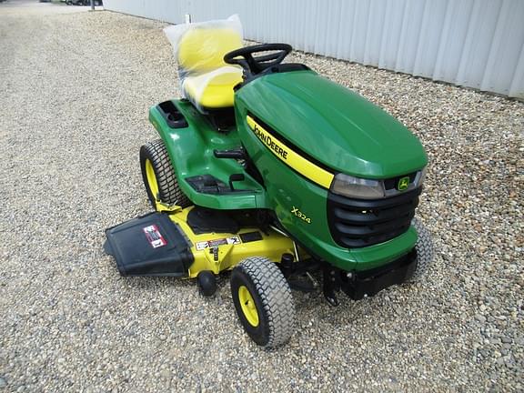 Image of John Deere X324 equipment image 1