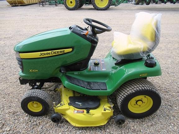 Image of John Deere X324 equipment image 3