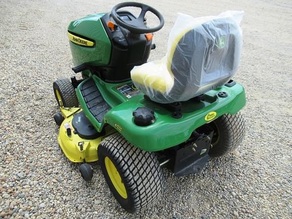 Image of John Deere X324 equipment image 4