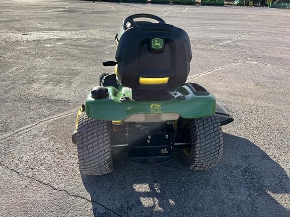 Image of John Deere X324 equipment image 3